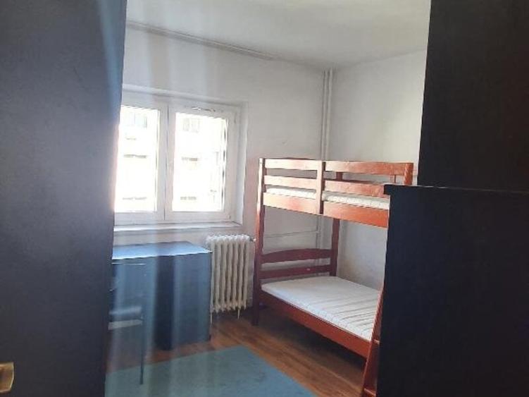 Apartament cu 3 camere decomandat în Octavian Goga