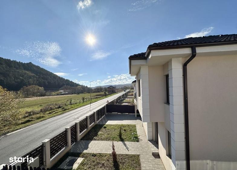 Casă cu 4 camere cu Teren 400 Mp în Florești
