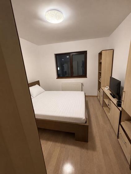 Apartament cu 2 camere decomandat în Roșu
