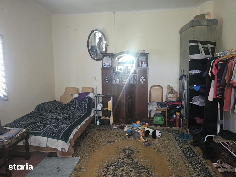 Casă cu Teren 1000 Mp în Stâlpeni
