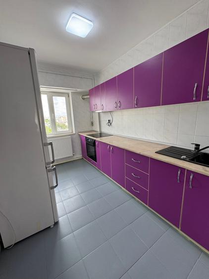 Apartament cu 4 camere decomandat, mobilat în Dacia