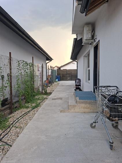 Casă individuală cu 3 camere cu Canalizare în Cornetu