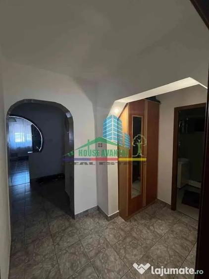 Apartament cu 3 camere decomandat în Brăilei