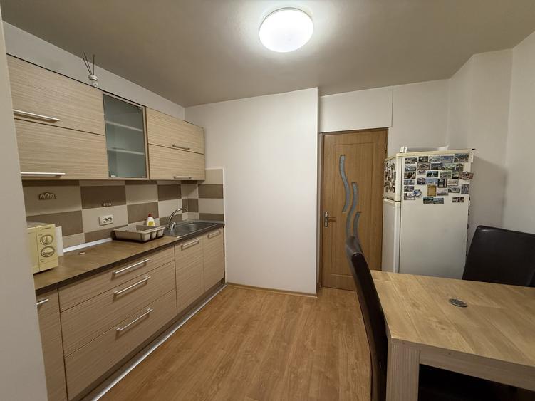 Apartament cu 3 camere, decomandat, 65 mp utili, etaj 4 cu acoperis - Soarelui - 6