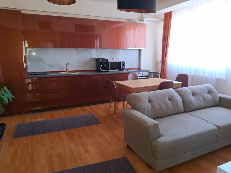 Apartament cu 3 camere decomandat, mobilat în Calea Aradului