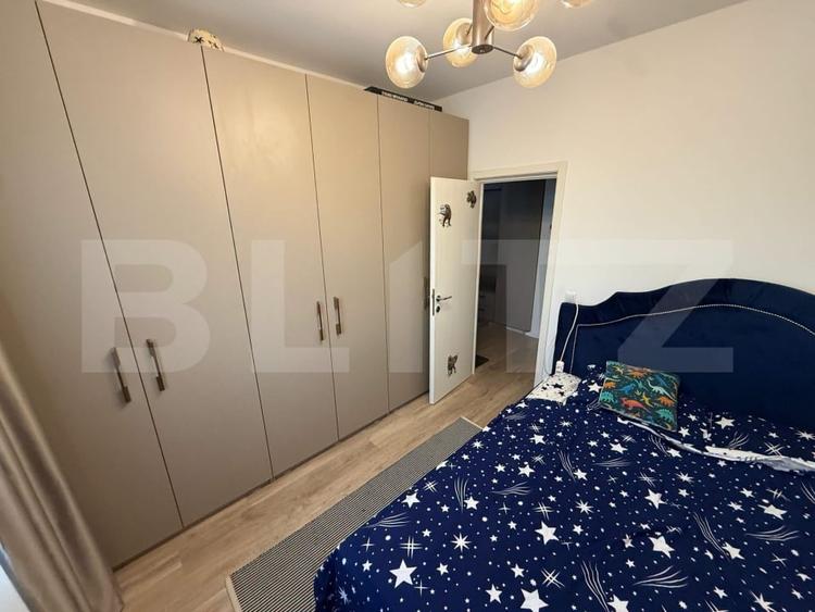 Apartament cu 3 camere semidecomandat, mobilat în Carpați 2