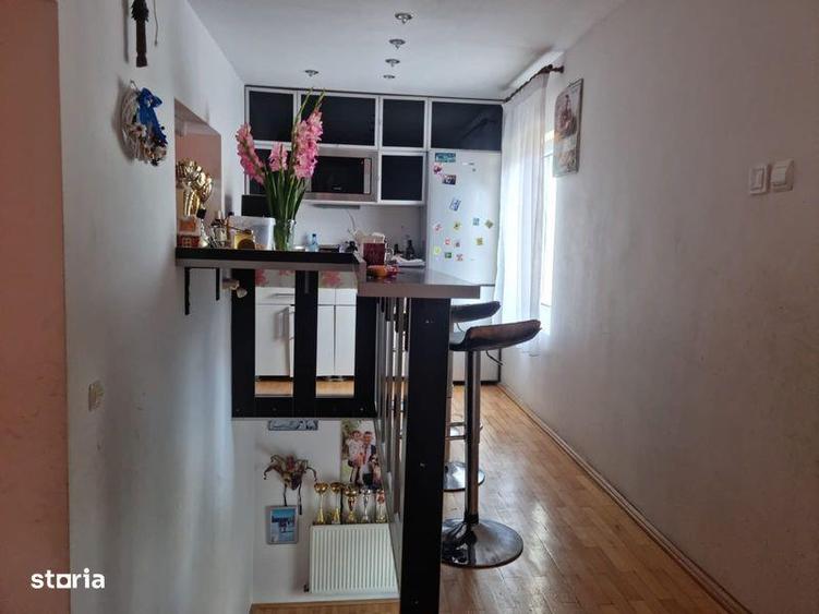 Casă cu 4 camere cu Teren 180 Mp în Central
