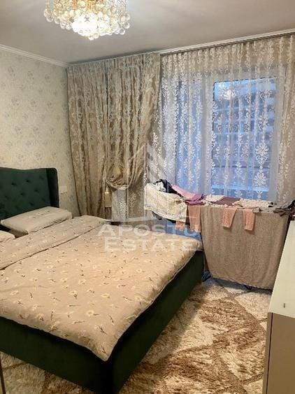 Apartament cu 3 camere decomandat în Aradului