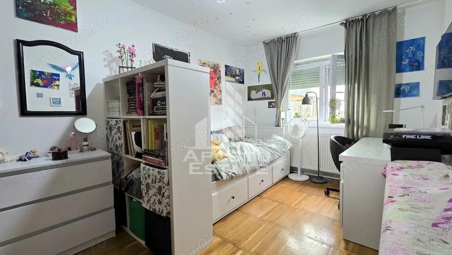 Apartament cu 3 camere semidecomandat în Bucovina