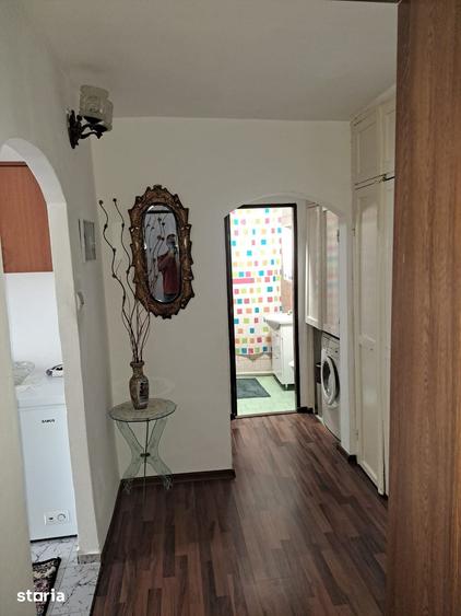 Apartament cu 2 camere decomandat în Broșteni