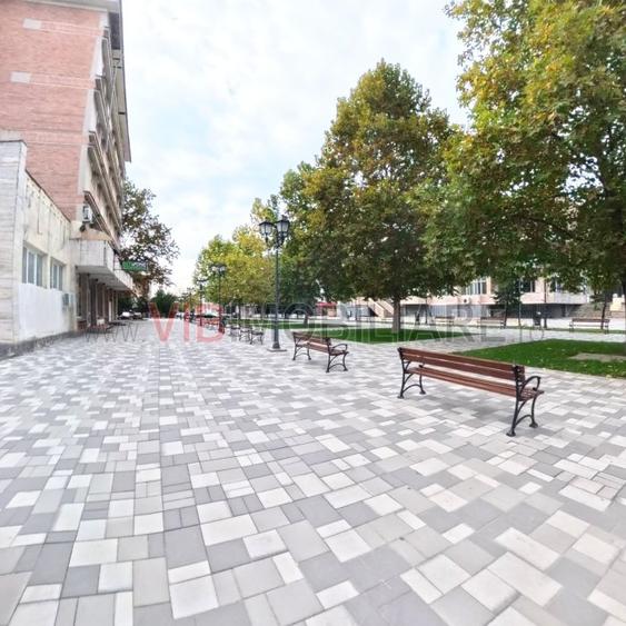 Spațiu comercial, de 2,100 mp, în Ultracentral