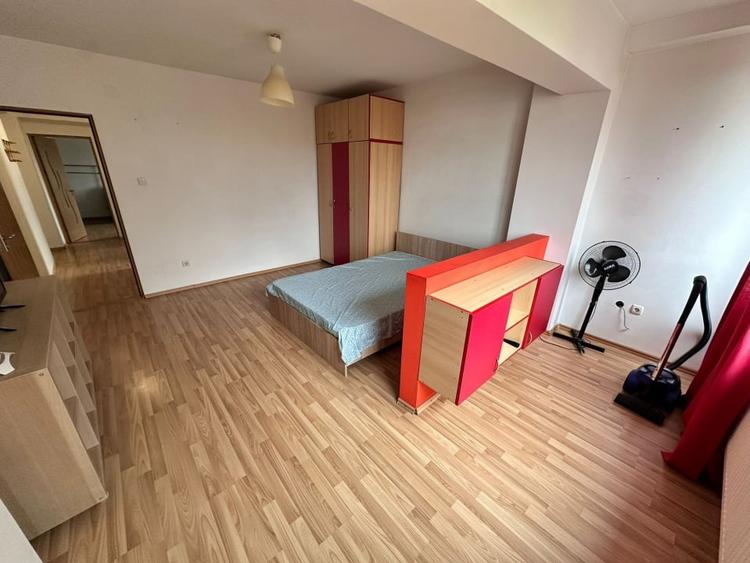 Apartament cu 2 camere decomandat în Titan