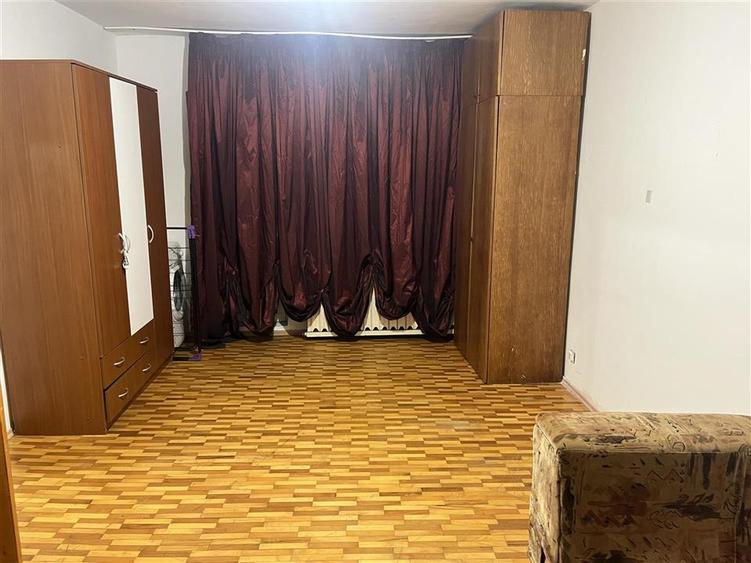 Apartament cu 2 camere decomandat în Tei