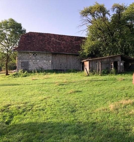 Casă cu 3 camere în Vânători