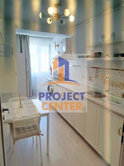 Apartament cu 4 camere decomandat, mobilat în Ultracentral