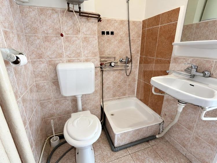 Apartament cu 2 camere semidecomandat, mobilat în Tractorul
