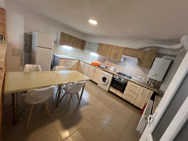 Casă cu 2 camere cu Teren 100 Mp în Titan