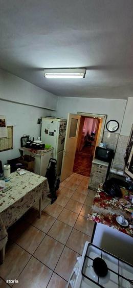 3 camere Eremia , Decomandat / Centrala , Amplasament EXCELENT - 15