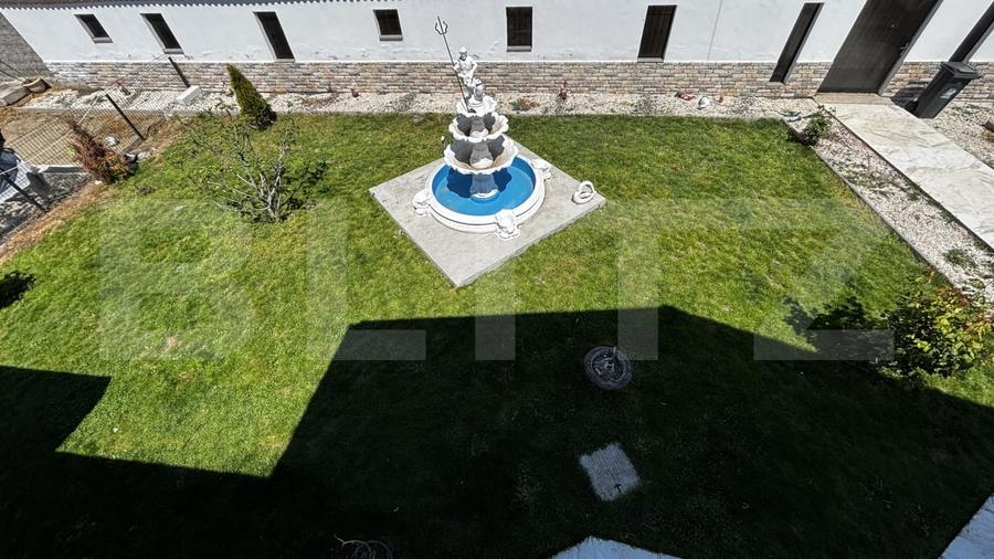 Casă individuală cu 6 camere cu Canalizare în Cârcea