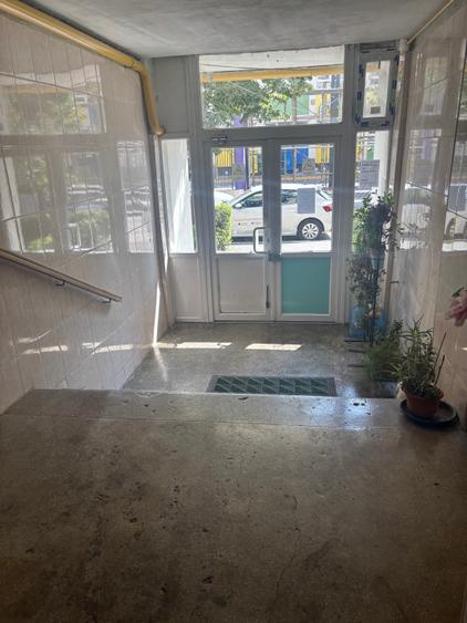 Apartament cu 4 camere decomandat în Iancului