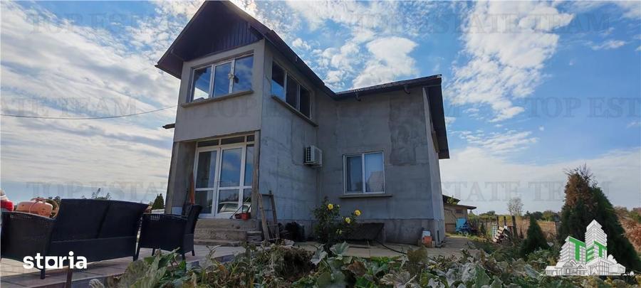 Casă cu 7 camere cu Teren 33000 Mp în Militari