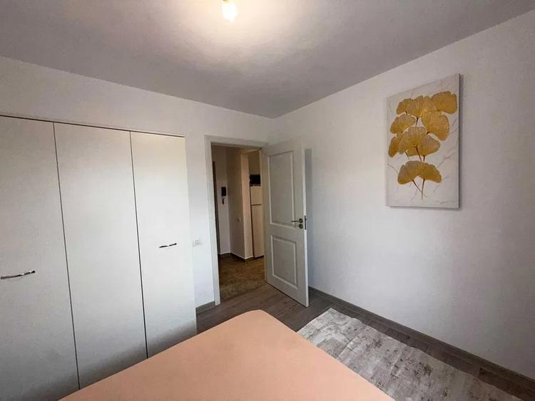 Apartament cu 2 camere decomandat, mobilat în Victoriei