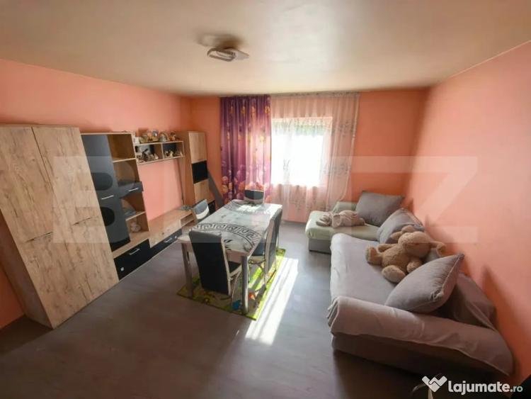 Casă cu 4 camere cu Teren 400 Mp în Păun