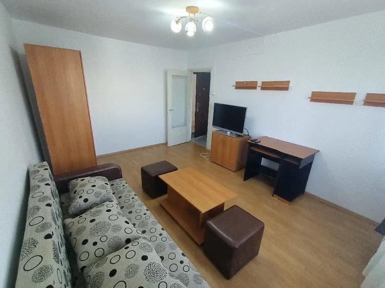 Garsonieră decomandată în Complex Studențesc