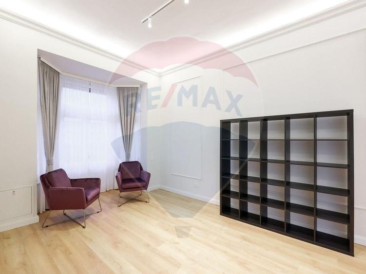 Apartament cu 5 camere decomandat, mobilat în Ultracentral