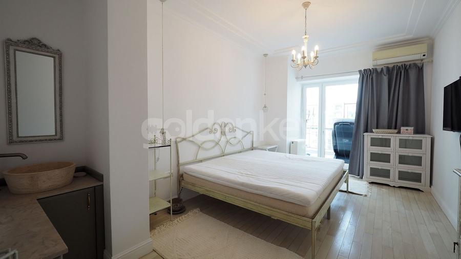 Apartament cu 4 camere semidecomandat, mobilat în Herăstrău