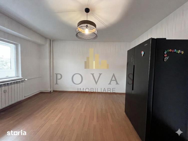 Apartament cu 3 camere semidecomandat în Rahova