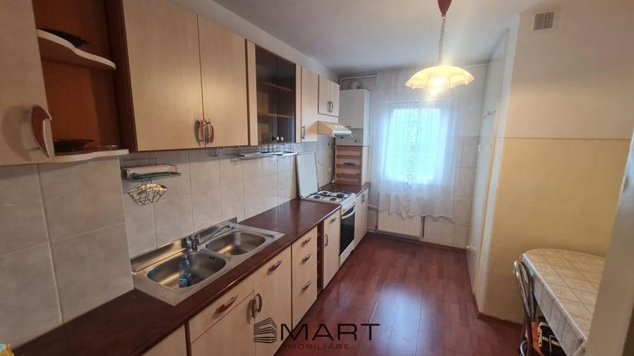 Apartament cu 3 camere decomandat în Ștrand