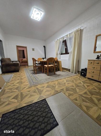 Casă cu 3 camere cu Teren 2466 Mp în Central