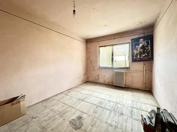 Apartament cu 3 camere decomandat în Soarelui