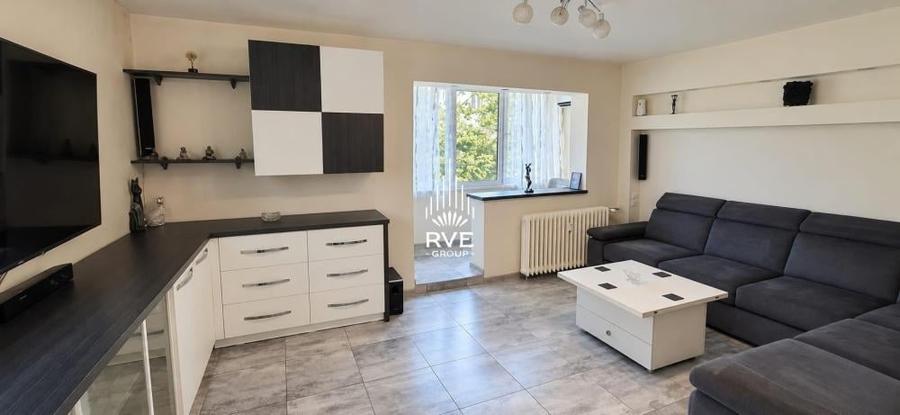Apartament cu 3 camere în Drumul Taberei