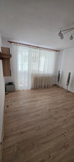 Apartament cu 2 camere decomandat în Drumul Taberei
