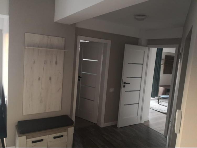 Apartament cu 3 camere decomandat, mobilat în Central