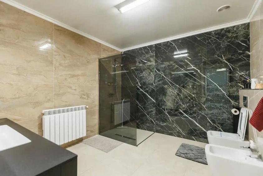 Casă cu 4 camere în Central
