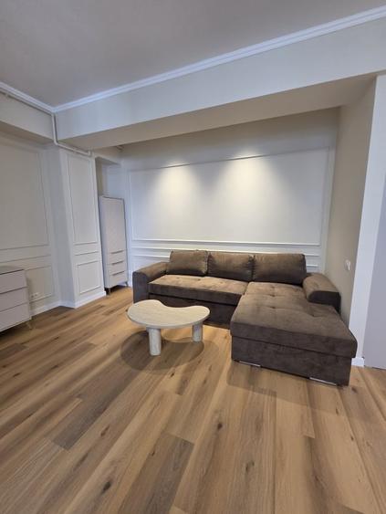 Apartament cu 2 camere semidecomandat, mobilat în Tomis Nord