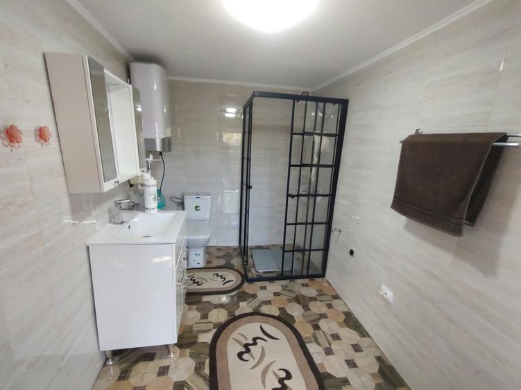 Casă individuală cu 6 camere cu Canalizare în Enisala