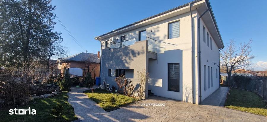 Casă cu Teren 1220 Mp în Central