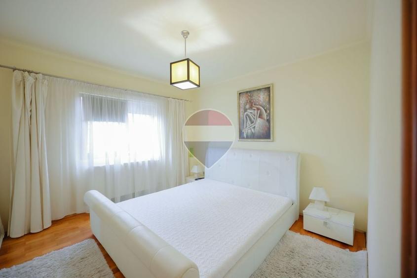Apartament cu 3 camere decomandat în Decebal