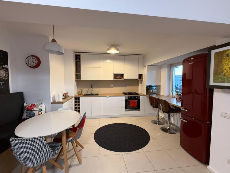 Apartament cu 4 camere decomandat în Unirii