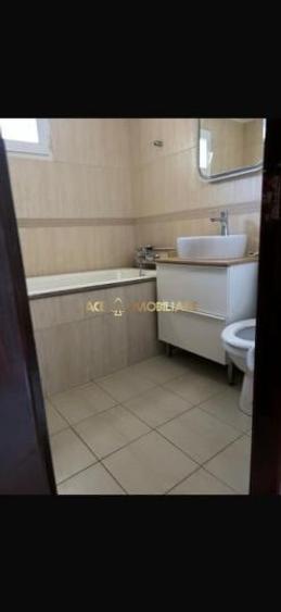 Apartament cu 3 camere semidecomandat, mobilat în Chișinau