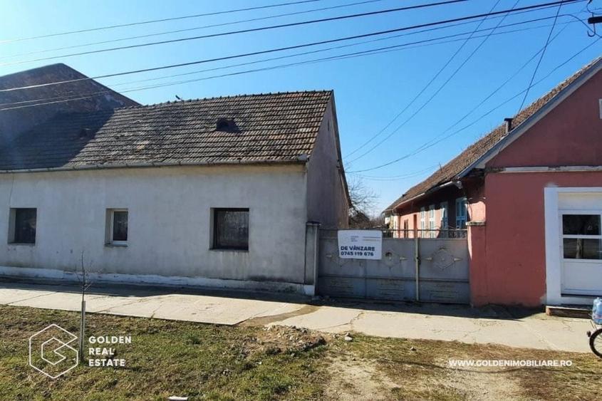 Casă individuală cu 6 camere cu Teren 1500 Mp în Păuliș