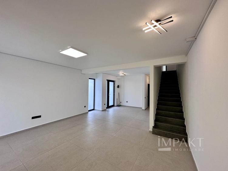Duplex cu 6 camere cu Canalizare în Europa