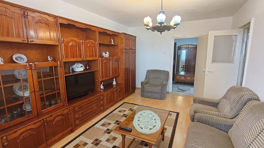 Apartament cu 2 camere decomandat în Hipodrom 1