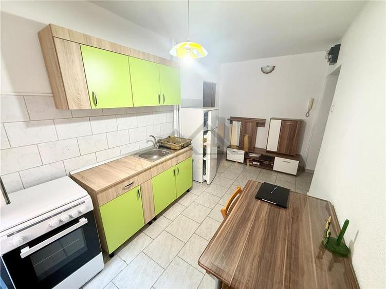 Apartament cu 2 camere decomandat în Girocului