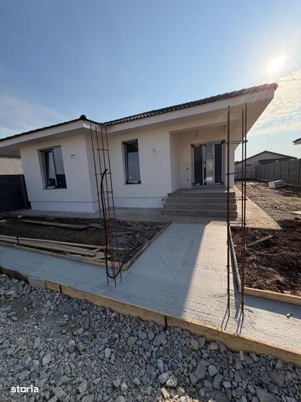 Casă cu 3 camere în Sântandrei