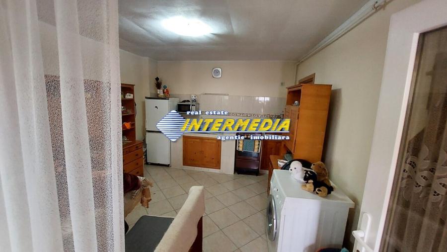Casă individuală cu 11 camere cu Canalizare în Central